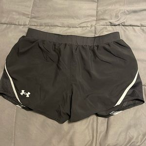 Under armour medium black shorts